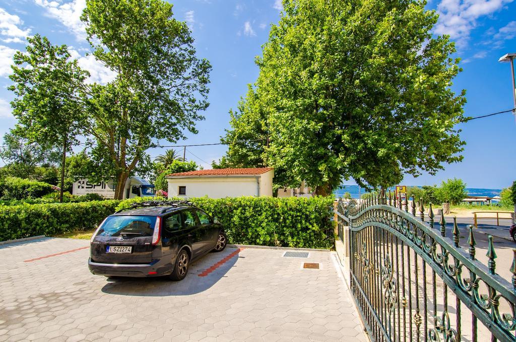 Apartments Mijo Дуги Рат Екстериор снимка