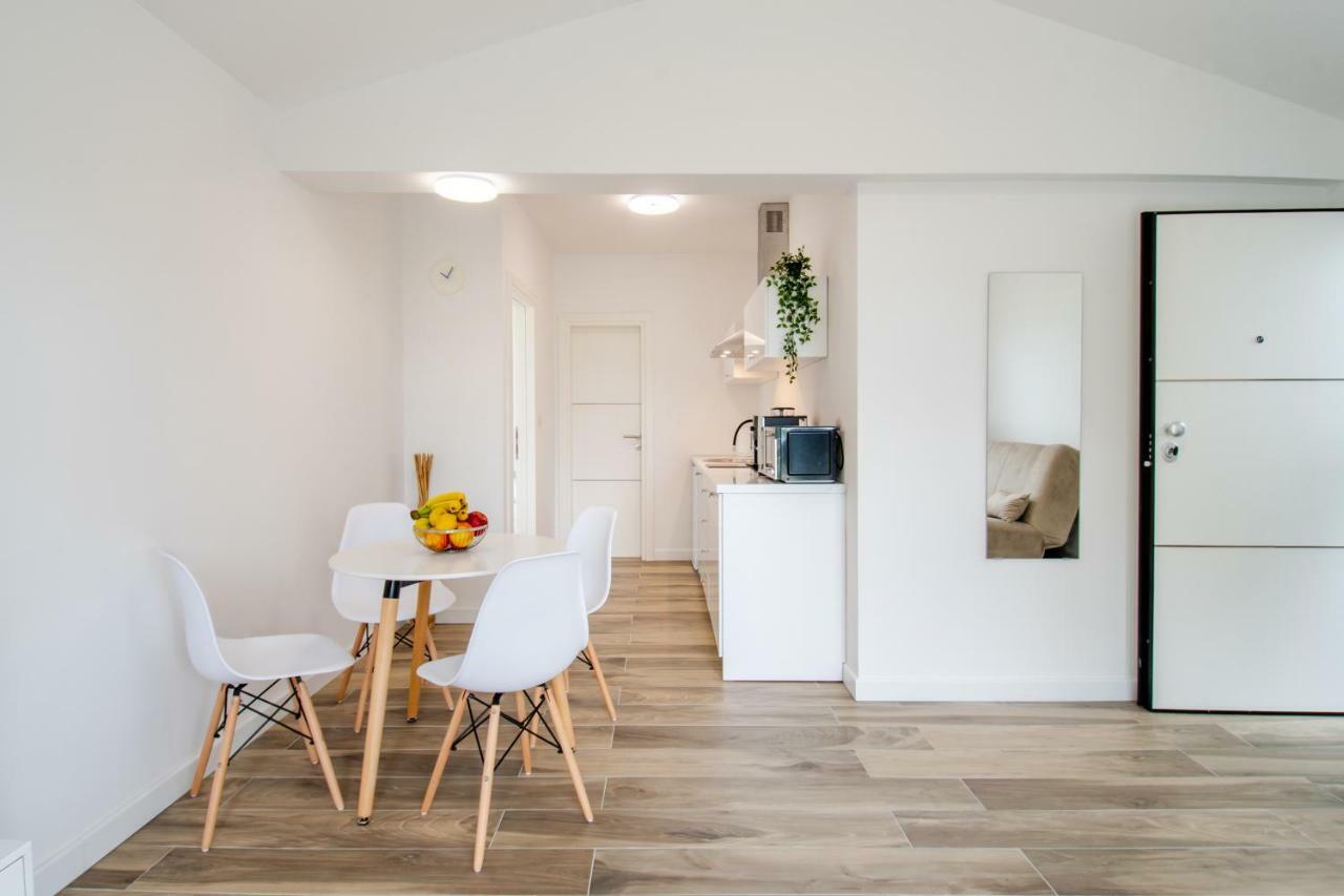Apartments Mijo Дуги Рат Екстериор снимка
