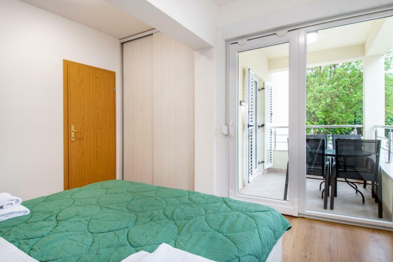 Apartments Mijo Дуги Рат Екстериор снимка