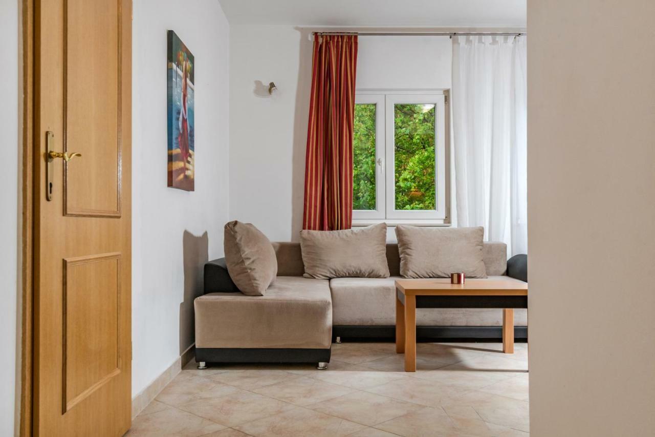 Apartments Mijo Дуги Рат Екстериор снимка