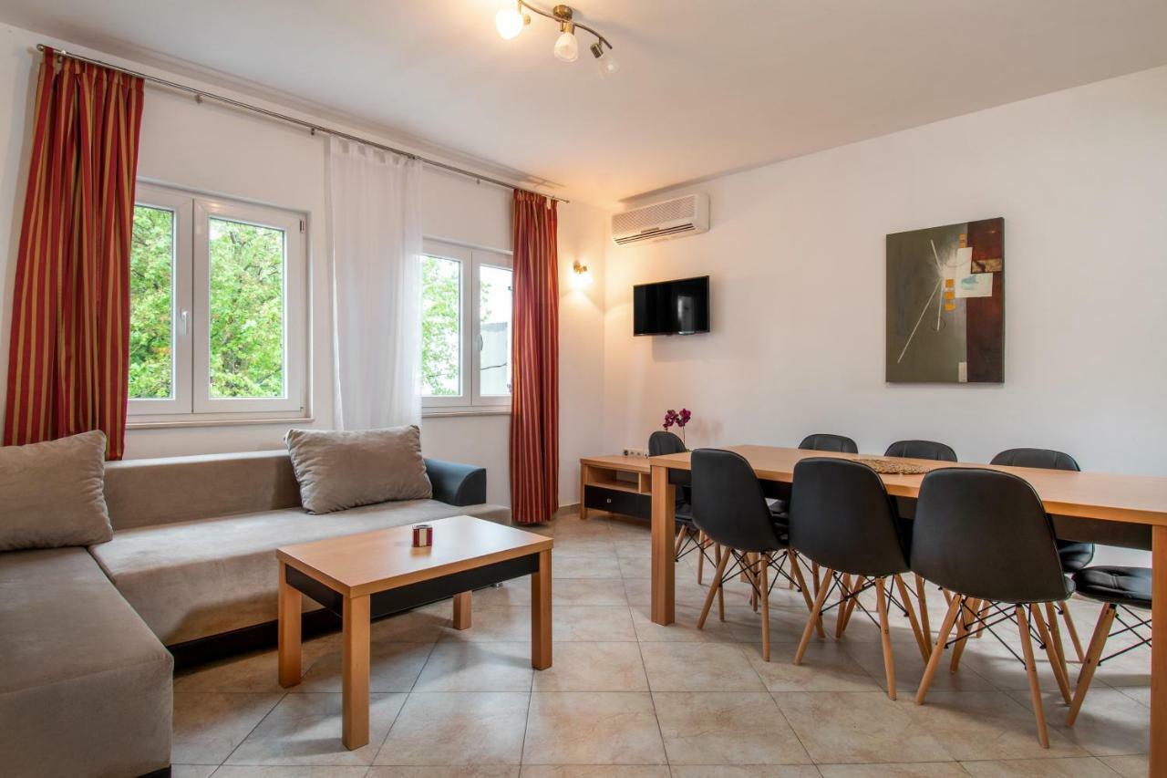 Apartments Mijo Дуги Рат Екстериор снимка