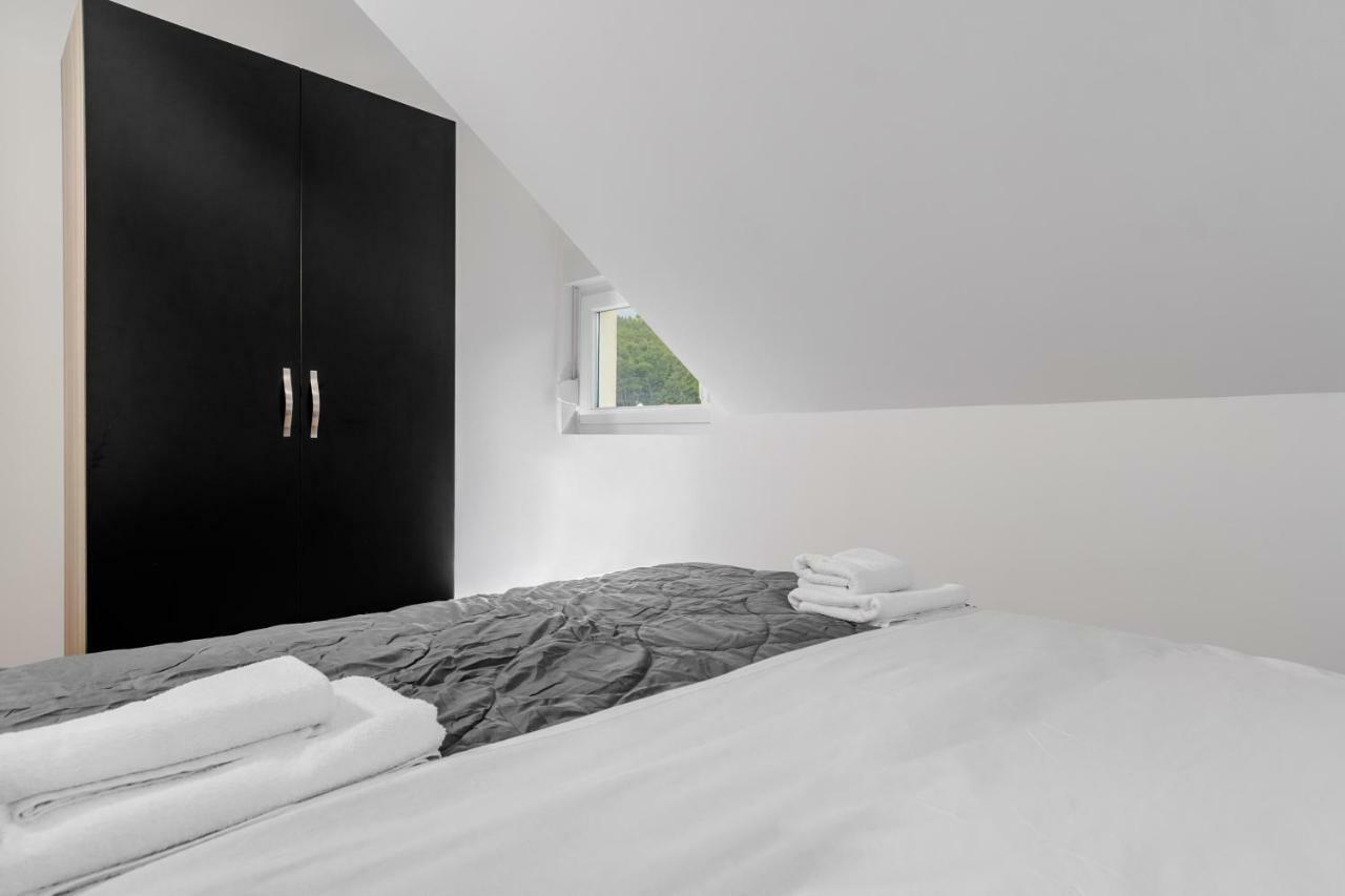 Apartments Mijo Дуги Рат Екстериор снимка
