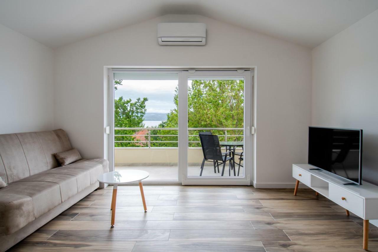 Apartments Mijo Дуги Рат Екстериор снимка