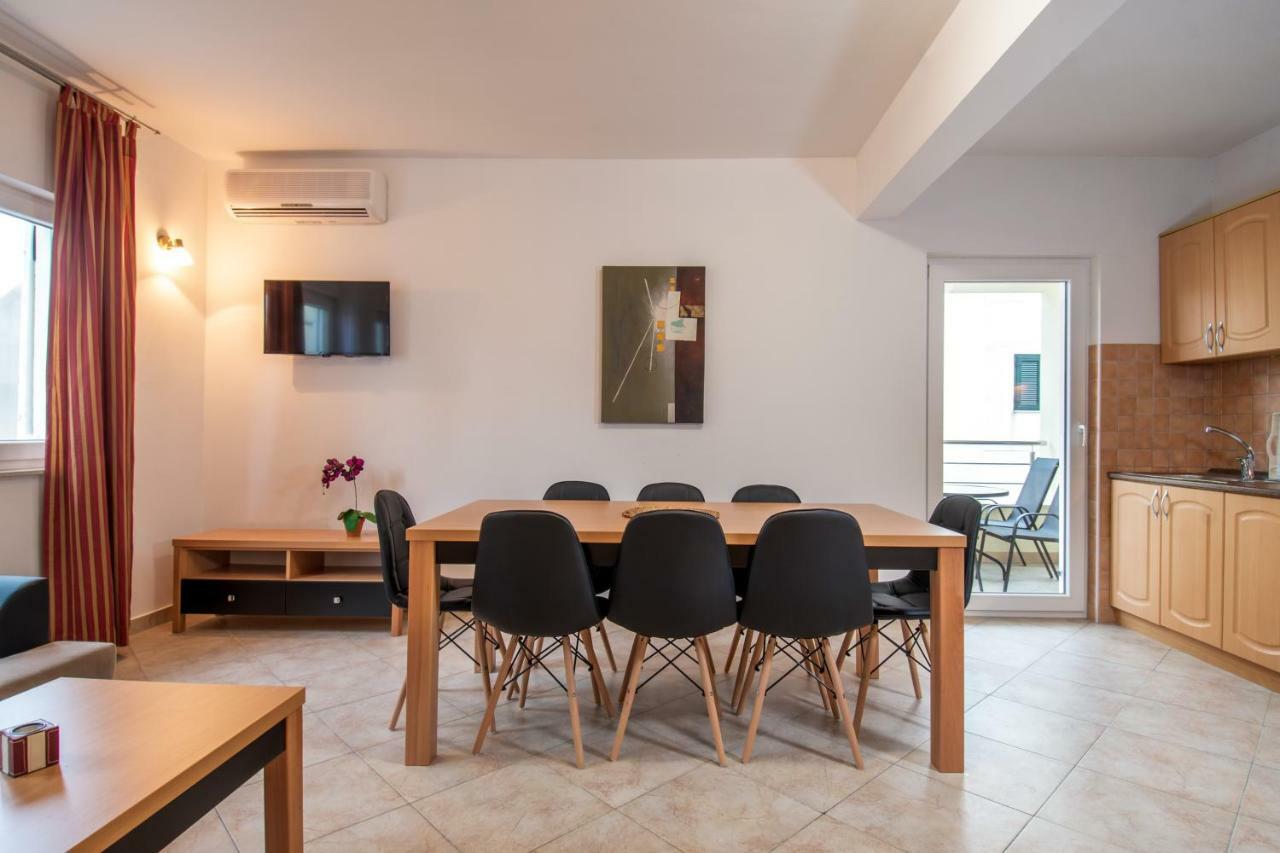 Apartments Mijo Дуги Рат Екстериор снимка